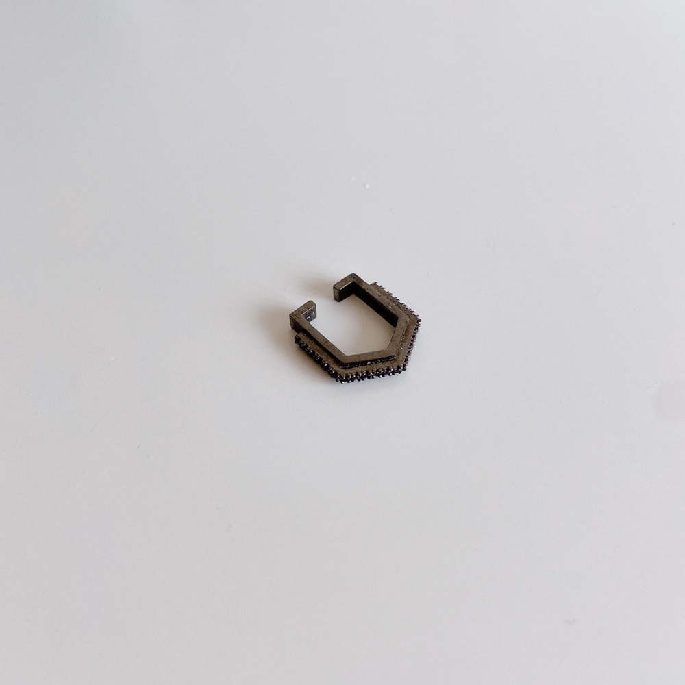ASTRID & MIYU Black Fitzgerald Block Ear Cuff